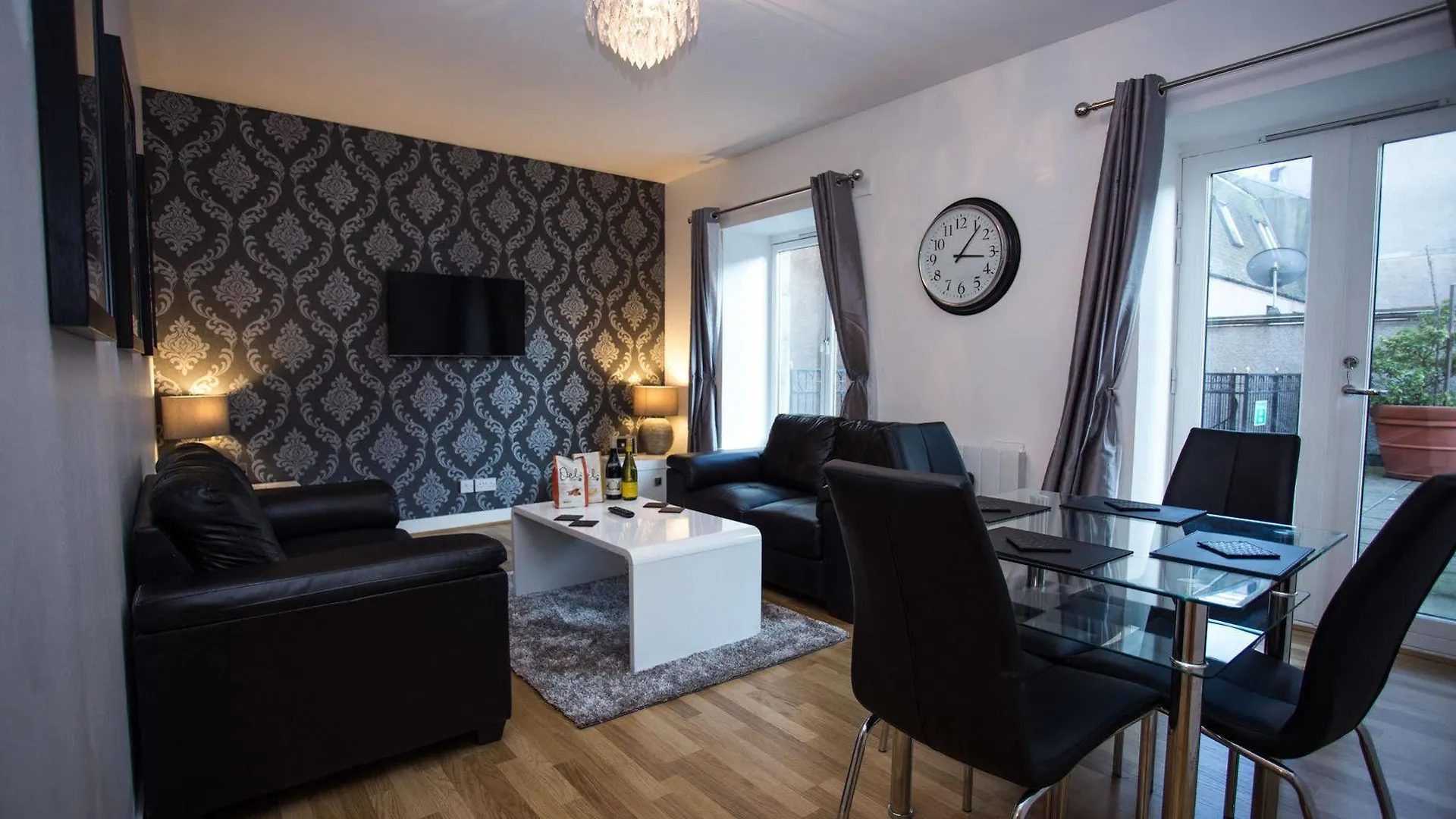 The Hansen Residence At The Galleria Aberdeen 0*,  Egyesült Királyság